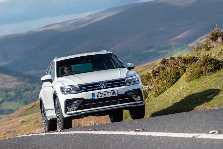  Volkswagen Tiguan R-Line 2016 года  (UK) (фото 22 из 30)
